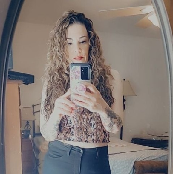 Meet your Posher, Michelle! - Picture 1 of 1